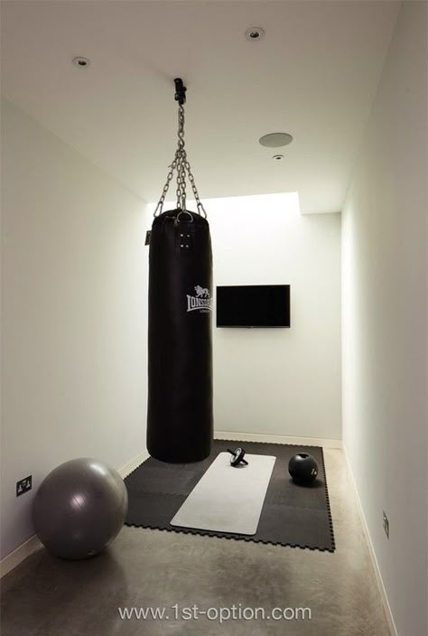 Office And Workout Room Combo, Garage Gym Design, Mini Gym At Home, Gym Design Ideas, Gym House, Small Home Gym Ideas, Mini Home Gym, Small Home Gym, House Gym