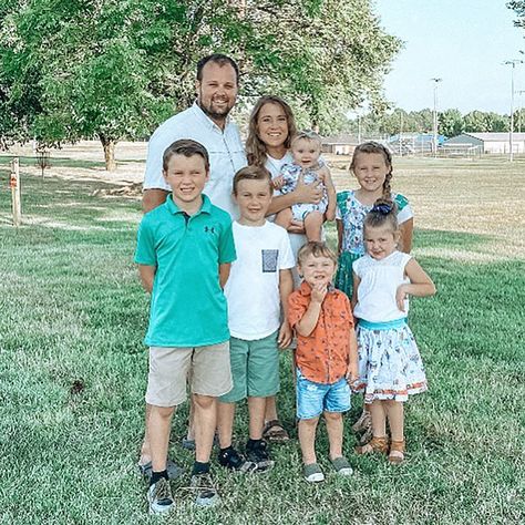 Josh Duggar Family, Duggar Family Tree, Anna Duggar, Josh Duggar, 19 Kids And Counting, Duggar Family, 19 Kids, Pregnant Wife, How Many Kids