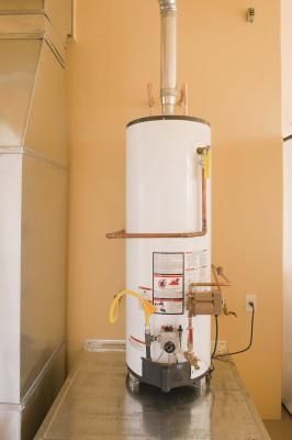 How to Clean a Hot Water Heater With Apple Cider Vinegar Water Heater Maintenance, Water Heater Installation, Water Heater Repair, Hot Water Tank, Solar Energy Panels, Tankless Water Heater, Hot Water Heater, Home Repairs, Hard Water