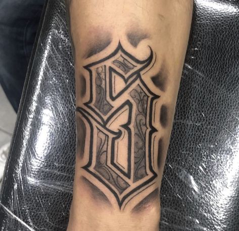 805 Tattoo, Letter Shading, La Tattoos Ideas, Sa Tattoos, Mob Tattoo, Chest Tattoo Lettering, Back Of Neck Tattoo Men, Lettering Malandro, Tattoo Lettering Alphabet