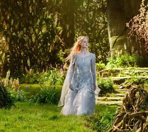 Elle Fanning as Princess Aurora in Maleficent: Mistress of Evil (2019) Aurora In Maleficent, Maleficent Mistress Of Evil, Mistress Of Evil, Rosario Dawson, Teresa Palmer, Mary Elizabeth Winstead, Naomi Watts, Rachel Weisz, Princess Aurora