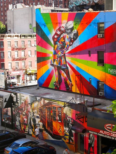 Eduardo Kobra mural | V-J Day Kiss by pobrecito33, via Flickr Nyc Murals, Nyc Street Art, Nyc Graffiti, Amazing Street Art, Nyc Art, Manhattan Skyline, Marc Chagall, Gustav Klimt, City Streets