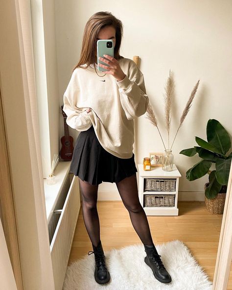 Oversized Nike sweatshirt and skirt casual outfit inspo. 2021 style. Y2k Sweatshirt Skirt Outfits, Sweatshirt With Skirt, Sweatshirt And Skirt Outfit, Skirt Casual Outfit, Sweaters And Skirts, European Spring, Oversized Nike, Clothing Aesthetic, Skirt Casual