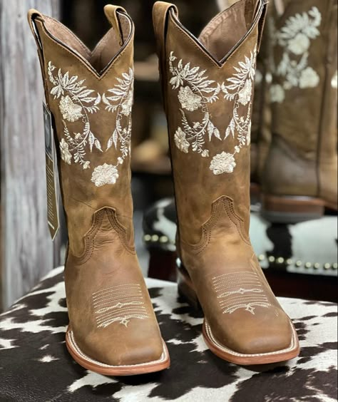 Cowboy Boots Square Toe Women, Texas Fits, Ranching Life, Square Toe Cowgirl Boots, Square Boots, Cowgirl Boots Square Toe, Wedding Cowboy Boots, Cowgirl Boots Square Toed, Cute Cowgirl Boots