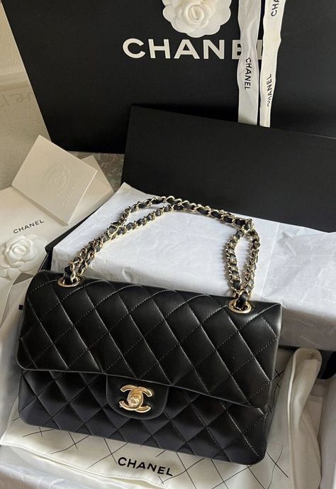 Tas Chanel, Chanel Bag Classic, Chanel Classic Flap Bag, Tas Bahu, Expensive Bag, Luxury Bags Collection, Aesthetic Bags, Cinnamon Girl, Tas Fashion