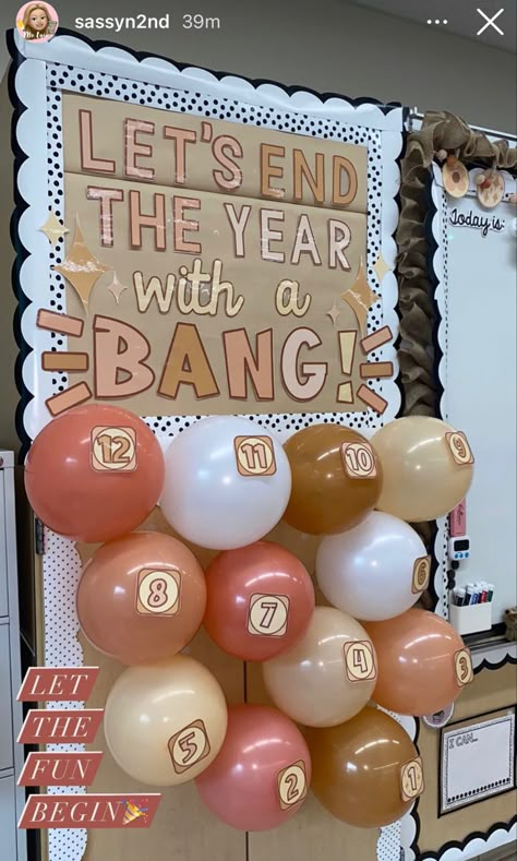 Fun Ideas For Classroom, Teacher Elementary Classroom Ideas, 1st Grade Classroom Themes Ideas, Classroom Cork Board Ideas, Classroom Celebration Ideas, Teacher Bulletin Boards Elementary, Class Party Ideas Elementary, Preschool Classroom Wall Decor Ideas, Teachers Must Haves