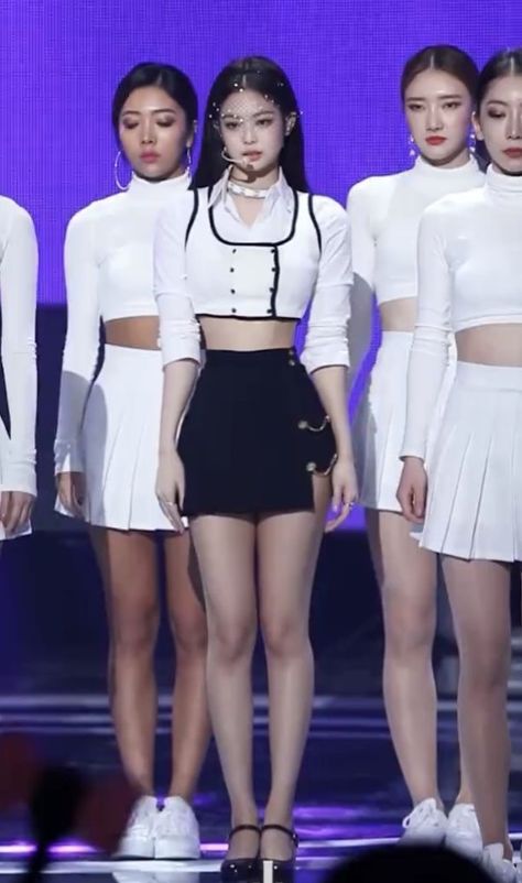 Jennie Outfit Stage, Blackpink Jennie Outfit, Kpop Costume, Jennie Outfits, Jennie Solo, Miss Jennie Kim, Preformance Outfits, Bff Photoshoot Poses, Jennie Ruby Jane