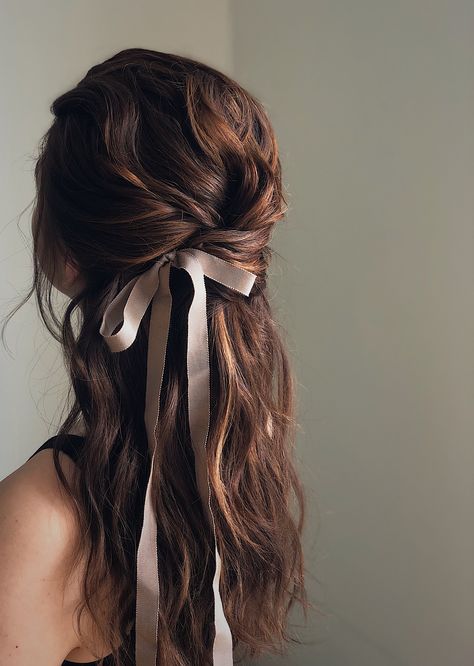 Great Free Half up half down hair wedding Ideas With your wedding event, you intend to seem the prettiest from head to feet, since everyone’s eyes #Free #Great #hair #Ideas #wedding Cottagecore Hair, Ribbon Hairstyle, Hair Ribbons, Peinados Fáciles Para Cabello Corto, Half Up Half Down Hair, Ribbon Hair, White Ribbon, Aesthetic Hair, Down Hairstyles