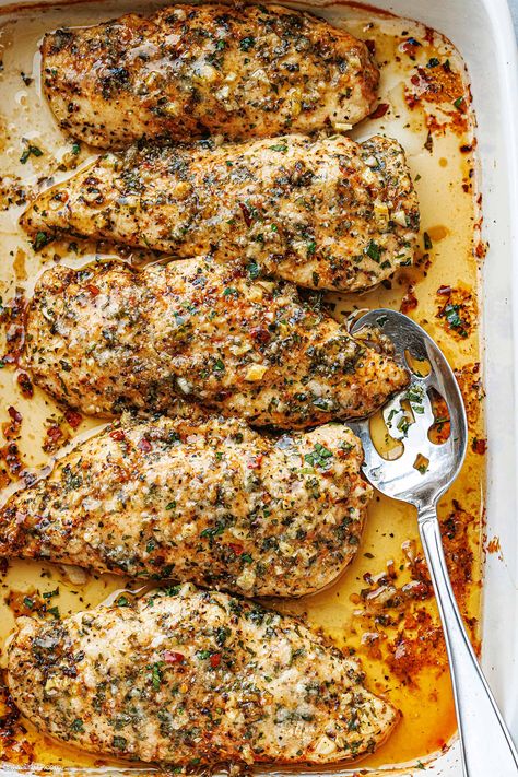 Baked Garlic Parmesan Chicken - #chicken #recipe #eatwell101 - Our quick and simple garlic parmesan chicken is bursting with delicious flavor and sure to become a new favorite. Try this baked chicken recipe for a quick weekday meal! - #recipe by #eatwell101® Parmesan Chicken Bake, Baked Garlic Parmesan Chicken, Chicken Parmesan Recipe Baked, Fancy Fish, Healthy Low Carb Dinners, Chicken Breast Recipes Baked, Low Carb Dinners, Baked Chicken Parmesan, Chicken Bake