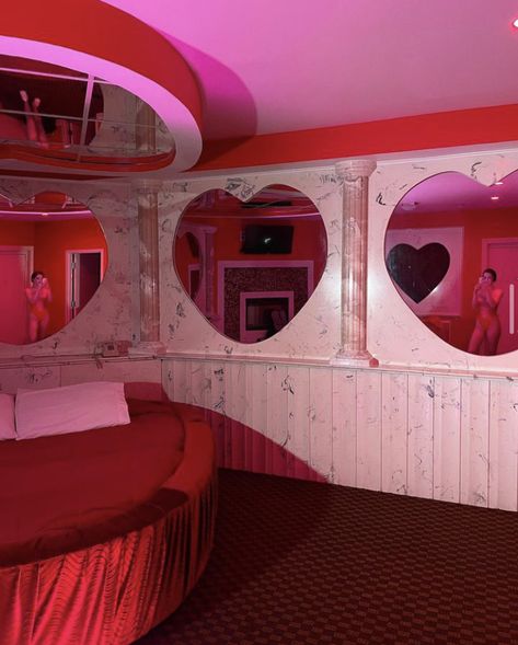 Vintage Hotel Aesthetic, Lovecore Bedroom, Heart Shaped Bed, Goth Bedroom Aesthetic, Valentine Hotel, Heart Pool, Heart Bed, Honeymoon Bedroom, 70s Room