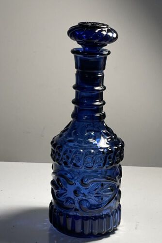 Cobalt Blue glass Decanter Bottle Empty 11" Tall Vintage Jim Beam’s Bonded Beam | eBay Cobalt Blue Glassware Vintage, Vintage Potion Bottles, Blue Brown Decor, Alchemy Ingredients, Vintage Bottles Decor, Cobalt Blue Kitchens, Thrifting Manifestation, Bottle Designs, Glass Art Pictures