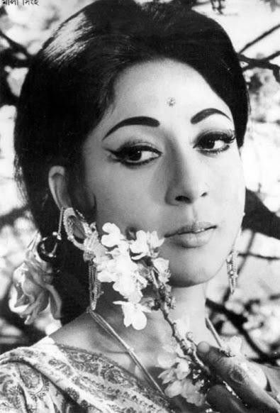 Mala Sinha, Classic Posters, Bollywood Retro, Old Film Stars, Bollywood Pictures, Retro Bollywood, Bollywood Cinema, Good Morning Beautiful Flowers, Classic Actresses