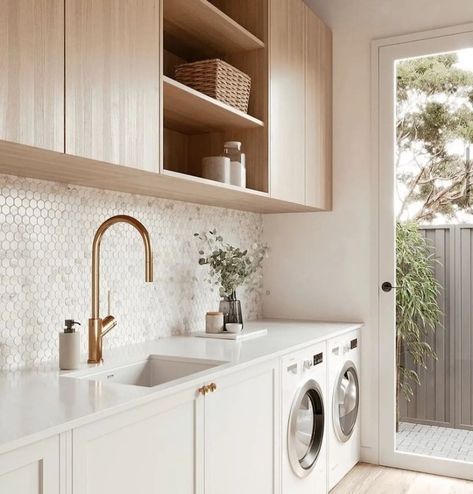 9 Cool Small Laundry Room Design Ideas - Matchness.com Laundry Reno, Neoclassical Interior, Modern Laundry, Laundry Design, Laundry Room Renovation, Modern Laundry Rooms, Laundry Ideas, Laundry Room Inspiration, Laundry Room Remodel