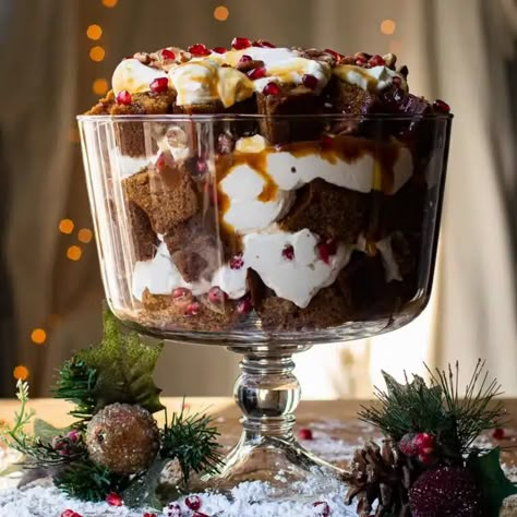 Gingerbread Trifle Recipe (The Best Holiday Dessert) Festive Shots, Elegant Christmas Dessert, Christmas Trifles, December Baking, Gingerbread Trifle, Christmas Trifle, Cookie Board, Bourbon Cream, Easy Holiday Desserts