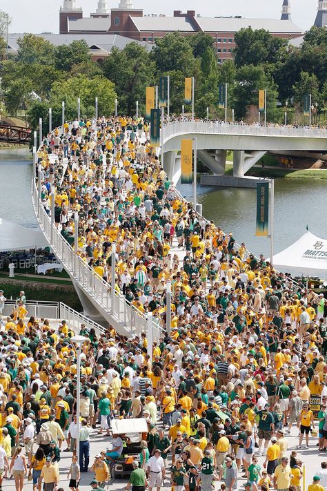 New McLane Stadium Baylor Outfits, Mclane Stadium, Baylor Football, College Goals, Middle America, College Visit, Freshman Year College, Baylor University, College Aesthetic