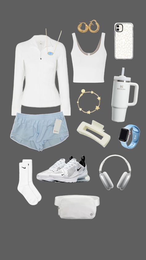 Soccer Mom Outfit Aesthetic, Mom Outfit Aesthetic, Soccer Mom Outfit, Preppy Gifts, Slay Outfits, Back To School Fits, Mom Outfit, Trendy Summer Outfits, Freshman Year