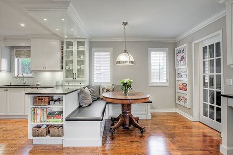 if seating at a peninsula doesn't work, use the adjoining space for dining with a banquette Kitchen Island With Bench Seating, New England Interior, Functional Kitchen Island, Breakfast Nook Table, Banquette Seating In Kitchen, Unique Kitchen Design, Kitchen Peninsula, Kitchen Banquette, Kitchen Transitional