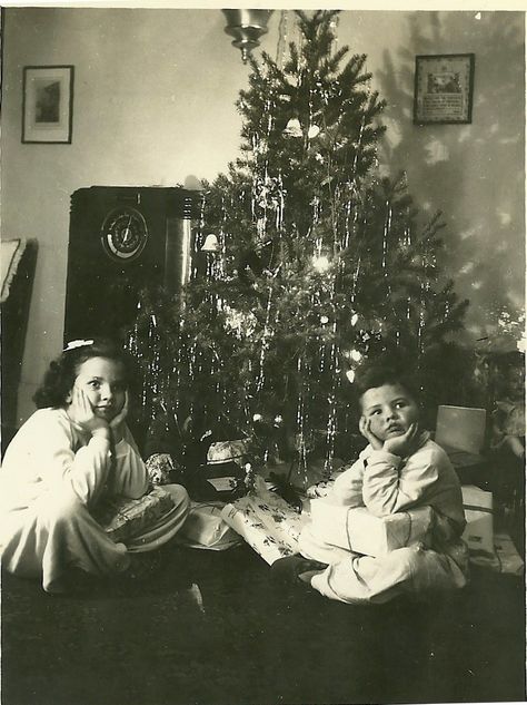 Waiting for Santa. Circa 1940 Christmas Photograph, Old Time Christmas, Vintage Christmas Photos, Ghost Of Christmas Past, Old Christmas, Old Fashioned Christmas, Antique Christmas, Christmas Past, Christmas Memory