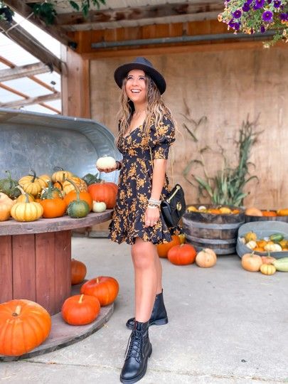 Floral Dress With Combat Boots, Fall Short Dresses With Boots, Sundress And Combat Boots, Dress With Boots Outfit Summer, Sundress Combat Boots, Dresses With Combat Boots Fall, Dress With Combat Boots Outfit Fall, Summer Dress And Boots Outfit, Fall Floral Dress Outfit