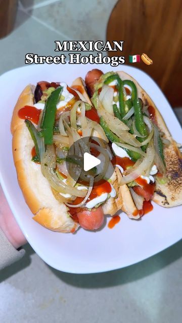 54K views · 5.8K likes | Jazlyn Resendez on Instagram: "Mexican street hotdogs 🇲🇽🌭 so easy and so yummy! 😋 #mexicanstreetfood #mexicanhotdog #foodie #quickrecipe #easyrecipe #dinner" Mexican Street Hot Dogs Recipe, Mexican Style Hot Dogs, Mexican Street Hot Dogs, Mexican Hotdogs, Street Hot Dogs, Mexican Hot Dogs Recipes, Hot Dog Street Food, Hotdogs Recipes, Mexican Hot Dogs