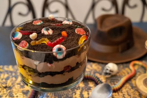 Indiana Jones Themed Dinner, Indiana Jones Dinner And A Movie, Indiana Jones Themed Snacks, Indiana Jones Birthday Cake, Indiana Jones Dinner Party, Indiana Jones Party Food, Indiana Jones Cake, Indiana Jones Party, Halloween Lunch Box