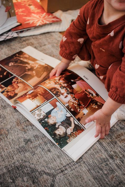 What if you had years of holiday memories in one place to be revisited year after year? Holiday albums are a great way to consolidate memories including photos, cards, or recipes to share with the next generation! Not sure where to start? Click the link to sign up for a free 30 minute consultation! Photo Book Aesthetic, Family Photo Book, Family Photo Album, Family Stories, Family Album, Holiday Memories, Precious Memories, My Vision Board, Picture This