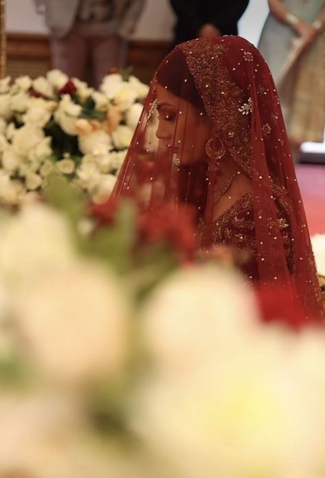 Wedding Photo Ideas Pakistani, Amrita Core Aesthetic, Baraat Aesthetic, Pakistani Barat Brides, Desi Wedding Photoshoot, Shaadi Aesthetic, Desi Wedding Aesthetic, Shaadi Vibes, Indian Wedding Aesthetic