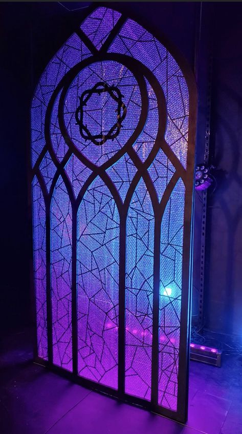 Gothic Backdrop Ideas, Spooky Set Design, Witchy Backdrop Ideas, Stained Glass Stage Design, Gothic Set Design, Dracula Set Design, Gothic Stage Design, Haunted Castle Decorations, Halloween Stage Design