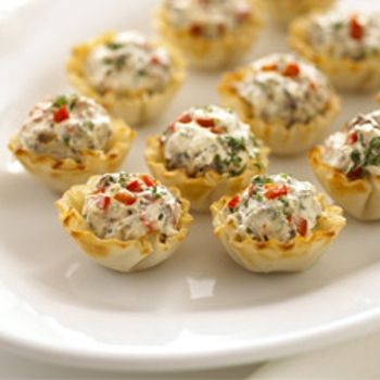 Alouette® Garlic and Herb Croustade Recipe Cheese Tartlets, Phyllo Cups, Brie Bites, Easter Appetizers, Easter Snacks, Elegant Appetizers, Ginger Peach, Phyllo Dough, Crab Salad