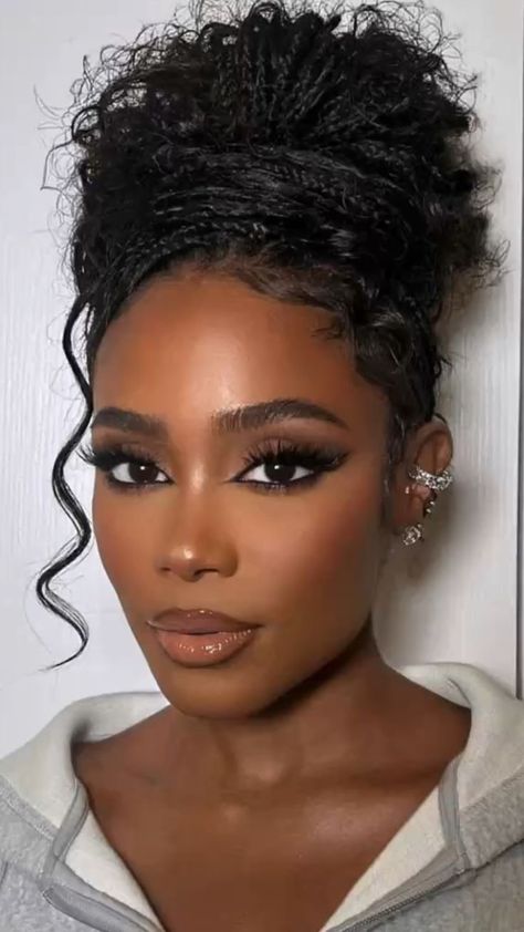 Brown Girl Prom Makeup, Prom Makeup Brown Girl, Black Bridesmaid Makeup Looks, Black Tie Makeup Looks Black Women, Black Woman Makeup Wedding, Make Up Black Girls Skin, Brown Smoky Eyeshadow Black Women, Asoebi Makeup Looks, Soft Glam Wedding Makeup Black Brides