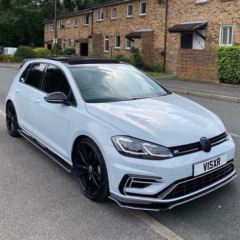 WHITE SILVER GOLF 7.5 R 🔥 . Follow: @vwclubtrcom 🚗: @visxr . golf7r #golfr #golf7gti #golfgti #golf7 #vwgolf #golf #vw #volkswagen #golf8 Vw Golf R Mk7, Polo Gt, Gti Car, Car Obsession, Vw Polo Gti, Polo Car, Golf 7 R, Volkswagen Polo Gti, Golf 7 Gti