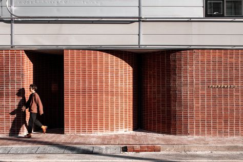 Gallery of Growing Space / STARSIS - 5 Building Entrance, Brick Architecture, Entrance Design, Brick Facade, Studio Interior, Brick Design, Brick Building, Facade Architecture, Brickwork