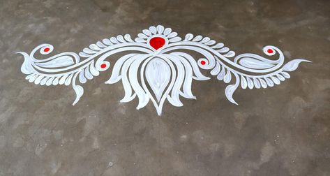 Chuna Rangoli Design, Rangoli Borders Design, Gurubar Jhoti, Telugu Rangoli, Tulsi Puja, God Frame, Door Rangoli, Border Kolam, Simple Rangoli With Dots