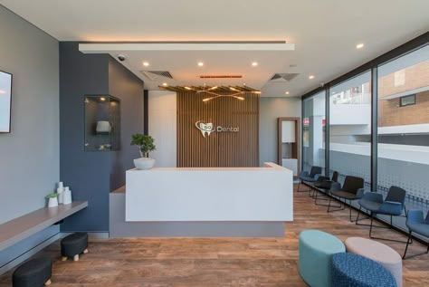 Waiting Room Design Reception Areas, Dentist Office Design Interiors, Dental Reception, Chiropractic Office Design, Dental Design Interior, Doctor Office Design, Dentist Office Design, Waiting Room Design, Studio Medico