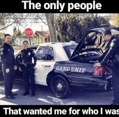 Category: Cop Meme It's a very rare occasion when you find someone who really wants you for you. When it comes to warrants, no one wants you more than the local PD. You can't escape true love! Fresh Out Of Jail Meme, Dating A Cop, Cop Jokes, Jail Meme, Prison Memes, Funny Bf, Police Memes, Cops Humor, Funny City