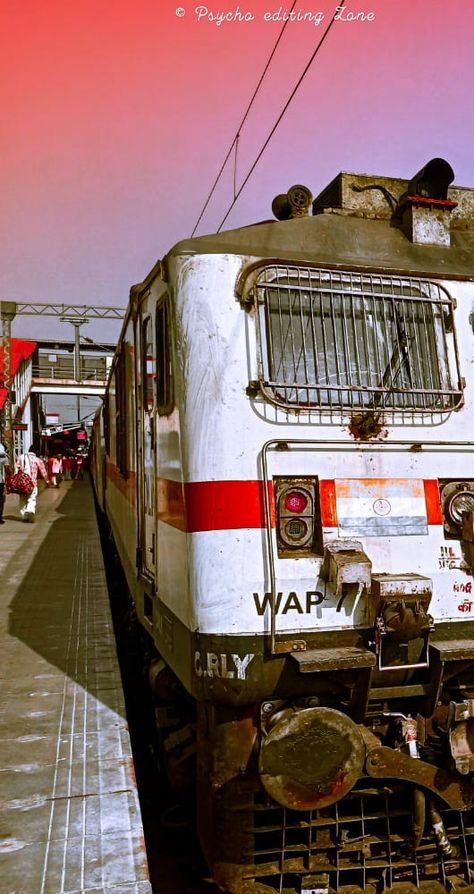 Electric Locomotive Of Ghaziabad locoshed which hauling the Gorkhadam SF Exp Train No : 12555 You prefer this train for Gorkhapur to New Delhi It's best for journey Gorakhpur Railway Station, Indian Railway Train, Train Wallpaper, Indian Freedom Fighters, Train Drawing, Train Video, Black Wallpaper Iphone Dark, Foodie Instagram, Indian Railways