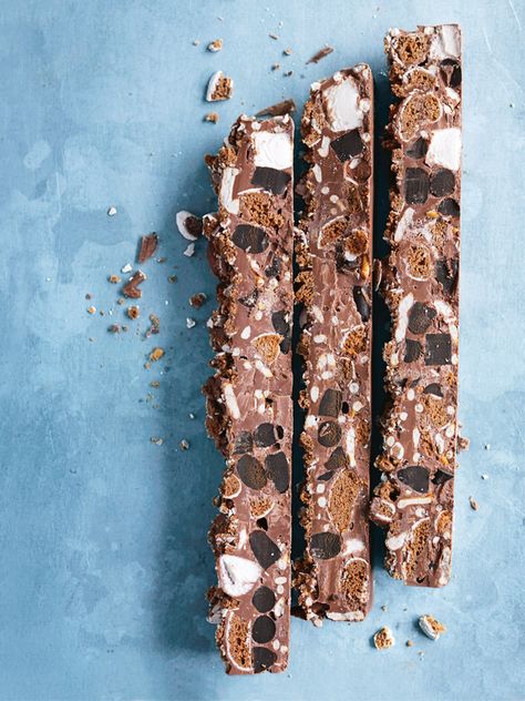 gingerbread, licorice and pretzel rocky road Licorice Desserts, Christmas Rocky Road Recipe, Donna Hay Christmas, Simple Slices, Liquorice Recipes, Chocolate Caramel Slice, Donna Hay Recipes, Christmas Platter, Donna Hay