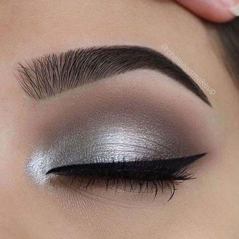 Best Eyeshadow Colors for Hazel Eyes Silver Eye Makeup, Make Up Designs, Silver Makeup, Alat Makeup, Kajal Eyeliner, Eye Makeup Pictures, Best Eyeshadow, Dress Colors, Silver Eye