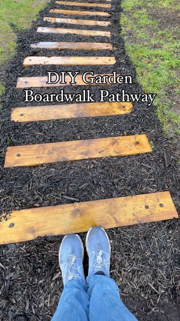 Mulch Pathway Ideas, Landscape Nails, Mulch Yard, Cabin Village, Wood Pathway, Cedar Fence Boards, Diy Pathway, Front Landscape, Garden Pathways