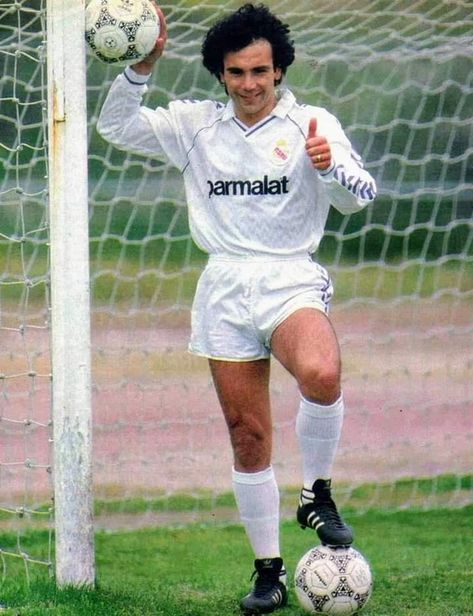 Club Madrid, Hugo Sanchez, Soccer Images, Real Madrid, Fifa, Madrid, Soccer, Wallpapers, Sports