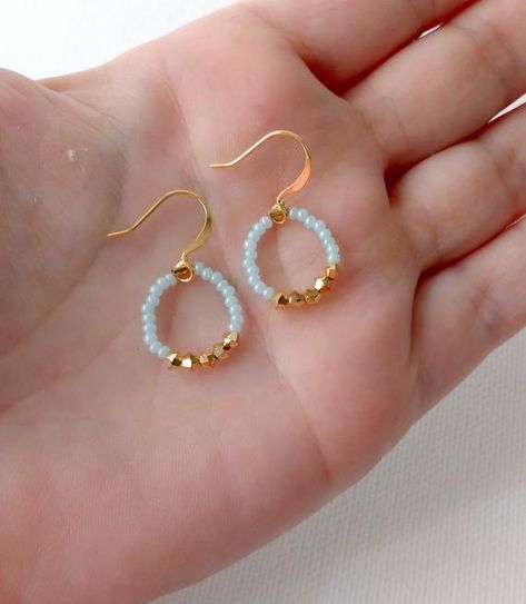 Anting Manik, Aqua Earrings, Tiny Hoop Earrings, Beaded Earrings Diy, Stones Necklace, Bar Stud Earrings, Swarovski Stones, Handmade Wire Jewelry, Crystal Stud Earrings