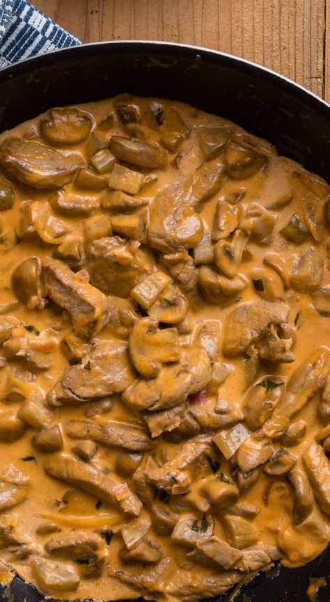 Beef With Mushroom, Beef Mushroom, Beef Curry Recipe, Mushroom Curry, Stew Beef, Cooking Panda, Liver Recipes, Slow Cooked Meat, Mushroom Dish