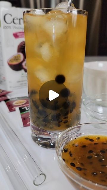 Sirène Sirin 🍉 on Instagram: "Homemade Passion Fruit Bubble Tea Recipe 🧋🧋🧋 (since when is there a boba emoji loool?!?). Passion fruit is one of the best flavors to ever exist and I would gladly FIGHT for it 😤   Ingredients (makes drinks for 2, or for 1 if you're obsessed like me 👀) :   ¼ cup dried tapioca boba 6 tbsp passion fruit syrup (or fresh passion fruit + honey) 4 passion fruit tea bags brewed in ~2 cups of water 2 cups passion fruit juice  Pretty looking ice 😏  Sahtein 🧡  #passionfruit #bobatea #bubbletea #bubbleteaaddict #bubbletealover #cooking #homemadedrink #recipe #recipes #refreshingdrink #teatime" Boba Juice, Fruit Bubble Tea Recipe, Tapioca Boba, Bubble Juice, Passion Fruit Tea, Boba Tea Recipe, Bubble Tea Recipe, Passion Fruit Syrup, Passion Fruit Juice