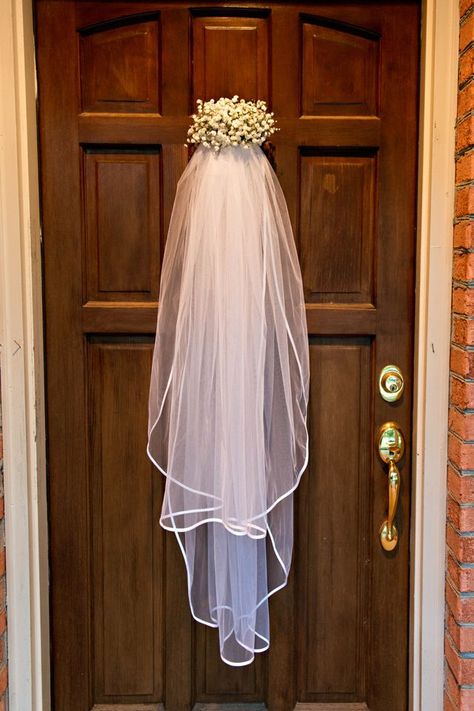 Bridal shower door Lingerie Shower Decorations, Bridal Lingerie Shower, Shower Decorations Wedding, Wedding Doors, Wedding Shower Decorations, Babies Breath, Lingerie Shower, Lingerie Party, Wedding Wreaths