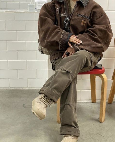 Carhartt Jacket Outfit, Pakaian Hipster, Nyc Winter Outfits, Mode Emo, Carhartt Jacket, Modieuze Outfits, Fall Fits, Winter Fits, 가을 패션