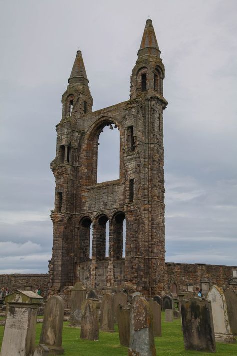 Servant Of God, St Andrews Scotland, Abandoned Churches, Old Homes, Stirling Castle, Abandoned Church, St Andrew, Scottish Castles, Country Church