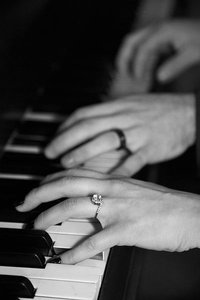 Dark, Victorian, goth, steampunk wedding stylized shoot. Piano Photoshoot, Scene Couple, Piano Photography, Dark Victorian, Photo Documentary, Steampunk Wedding, Composition Photography, Couples Session, Bridal Shoot