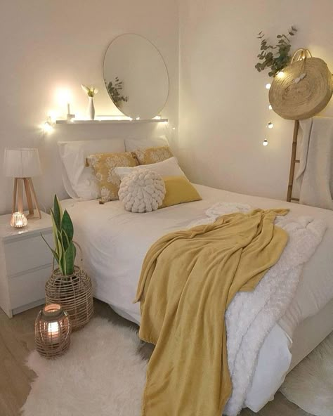 White Bedroom With Yellow Accents, Urban Bohemian, Fall Bedroom Decor, Yellow Room, Dorm Room Inspiration, Fall Bedroom, Bedroom Decor Ideas, Teen Bedroom Decor, Cute Room Decor