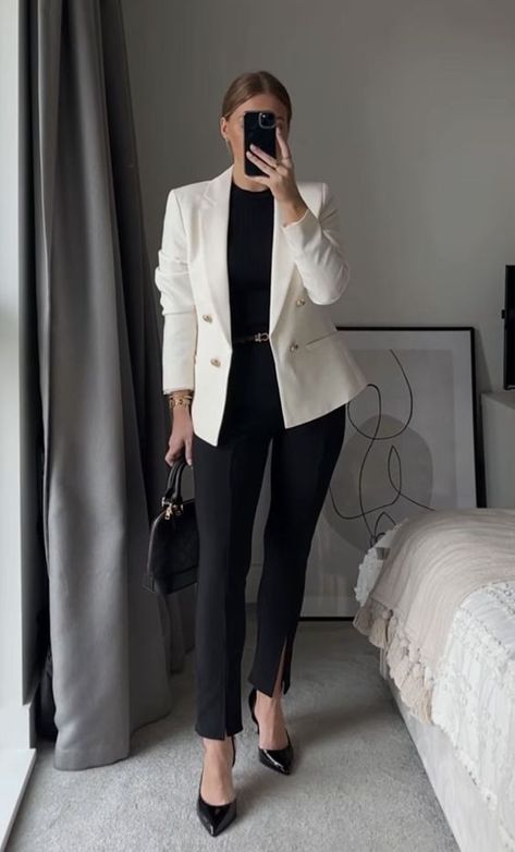 Classy Black Outfits, Networking Event Outfit, Business Formal Outfit, Event Outfit Ideas, White Blazer Outfits, Interview Outfits Women, Interview Attire, Business Professional Outfits, Office Casual Outfit