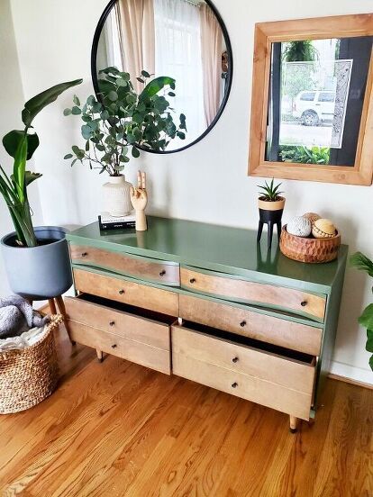 I found this dresser on my local Facebook marketplace. It was a basset mid century modern dresser that was yellowish and blue. That didn't concern me as I knew I was going to refinish it. It seemed like the original finish but couldn't believe it was originally this color.. so I did a Google search to see if I can find what it looked like it the 50's and 60's. Sand sand sand While I couldn't find the exact dresser, i found another Bassett piece with its original white finish. So I… Dresser Front Makeover, Colorful Dresser, Designing A Home, Diy Dresser Makeover, Mcm Furniture, Mid Century Modern Dresser, Furniture Rehab, Diy Furniture Renovation, Furniture Renovation